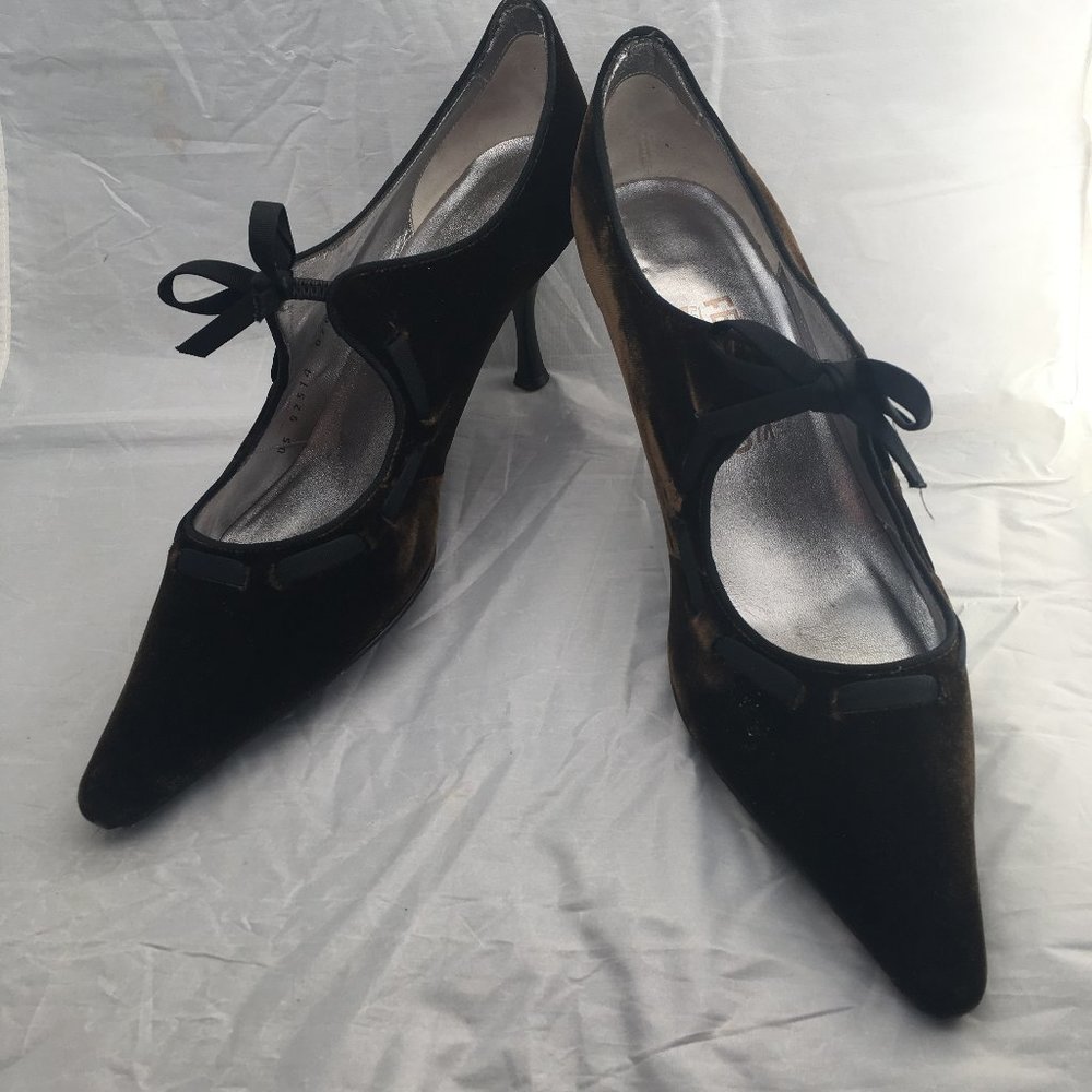 SALVATORE FERRAGAMO BROWN VELVET SIZE 8 SHOES